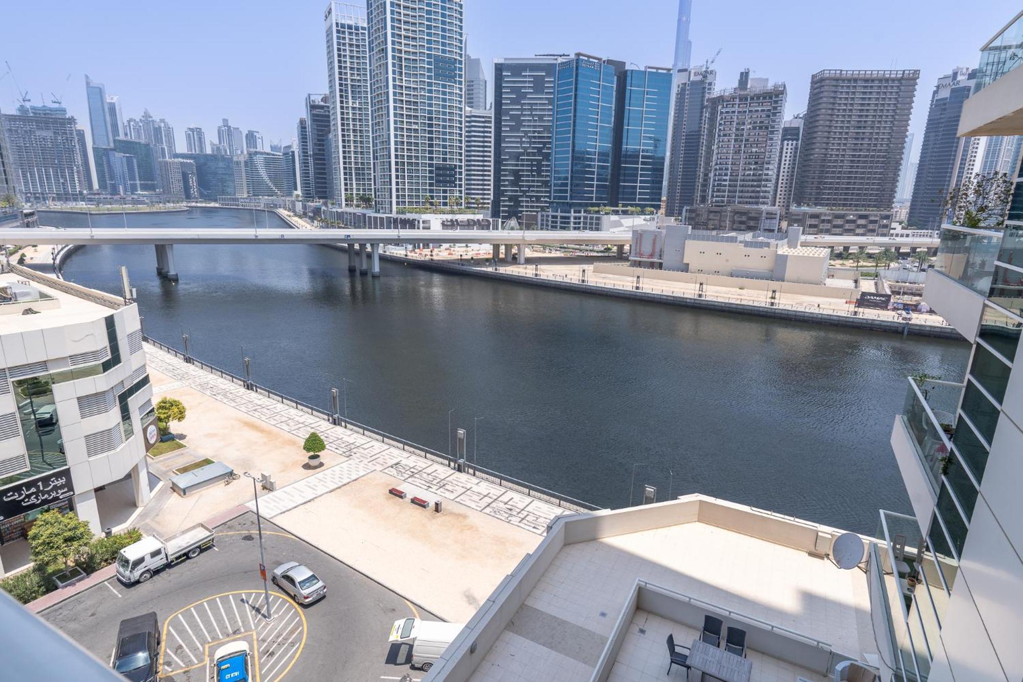 Simple Yet Special 1 Bed For 2 In Mayfair Tower Business Bay * Dubaï