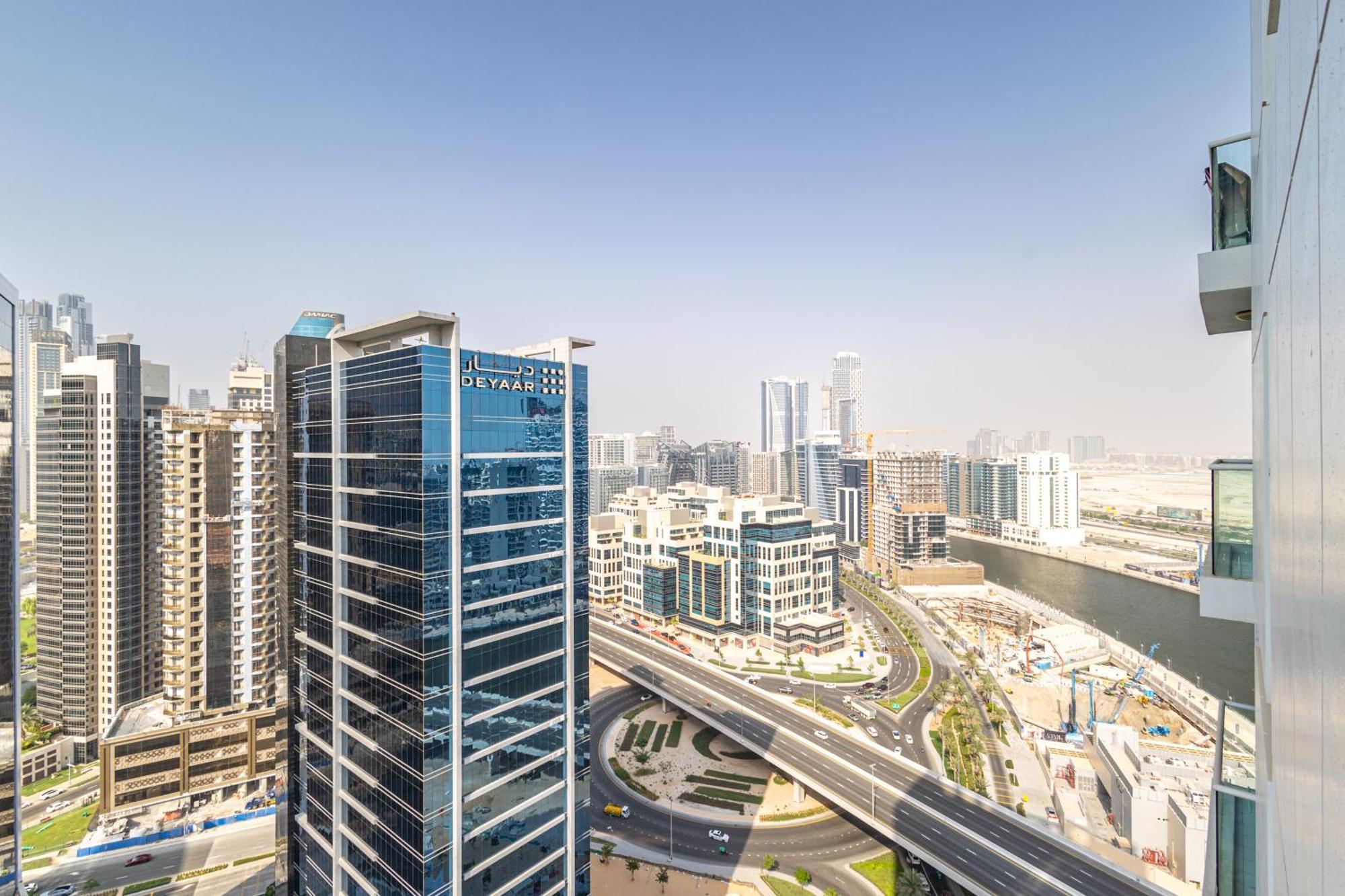 Deluxe One-bedroom In Business Bay With Burj Khalifa And Canal View Appartement Dubaï