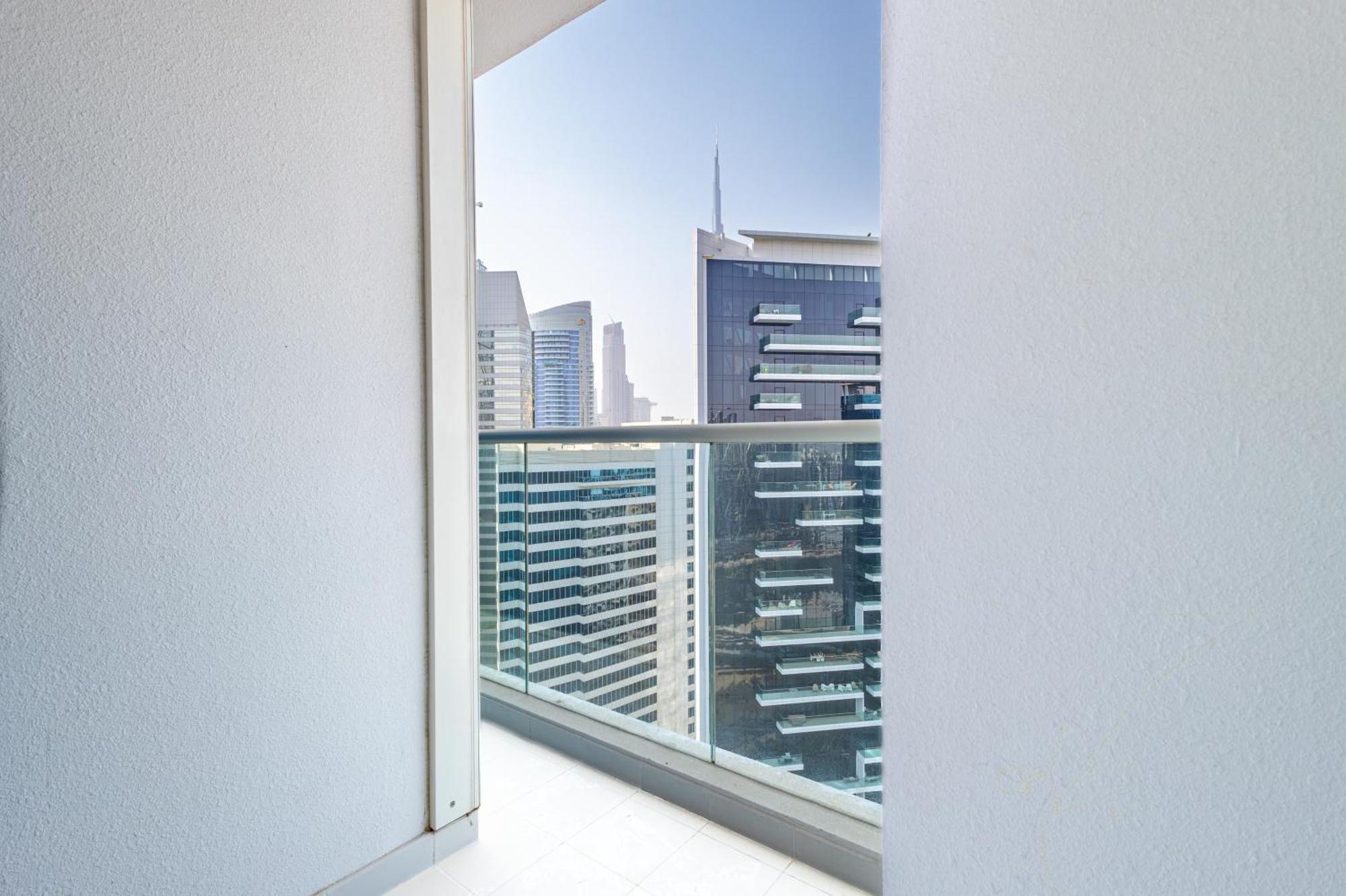 Deluxe One-bedroom In Business Bay With Burj Khalifa And Canal View *