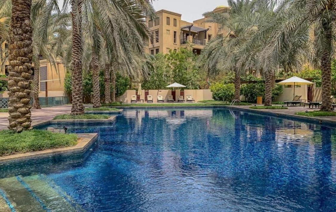 Reehan Suites, Downtown - Near Burj Khalifa & Mall * Dubái