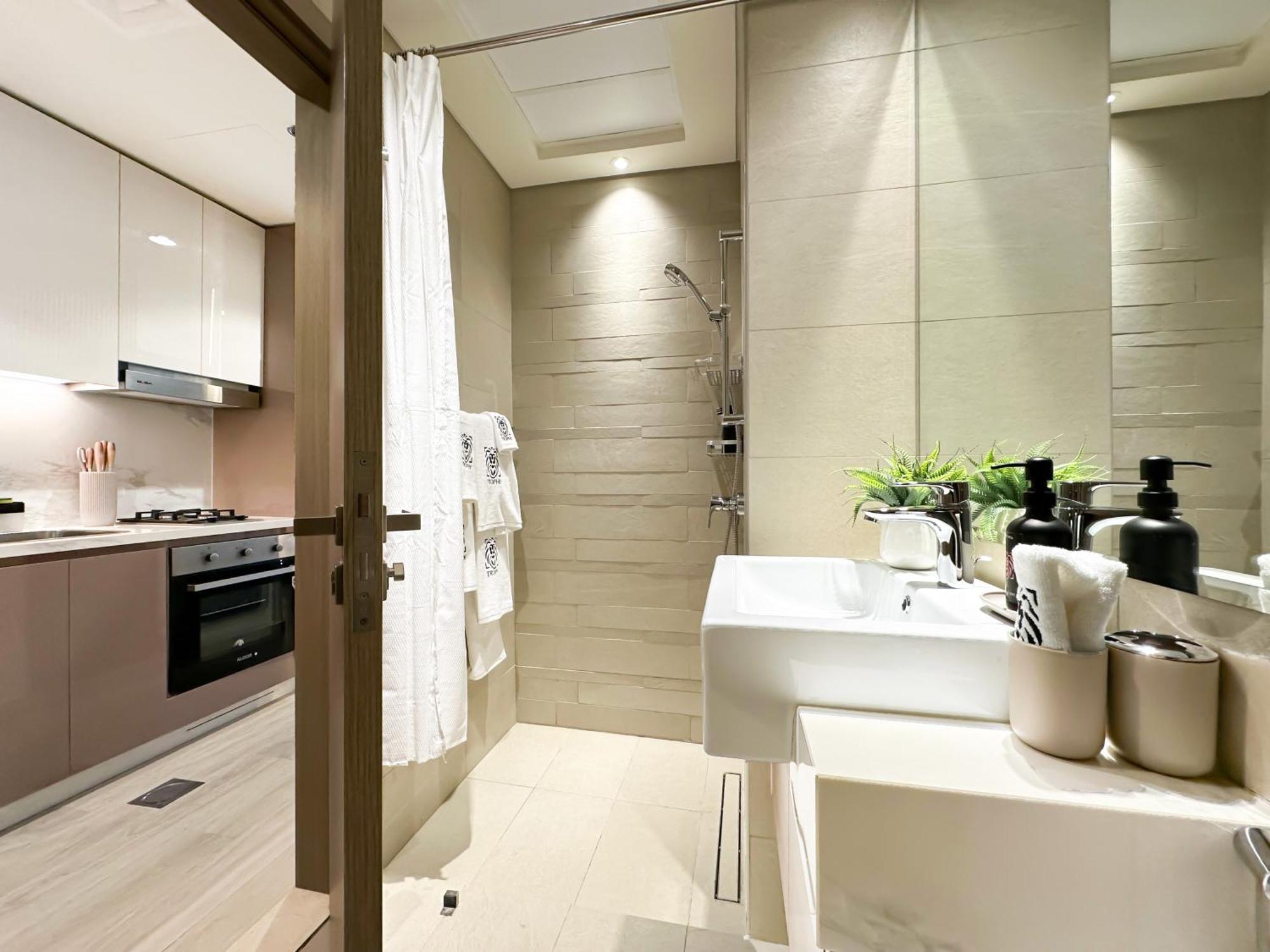Trophy Modern Marvel Cozy With Smart Features In Azizi Riviera Apartamento