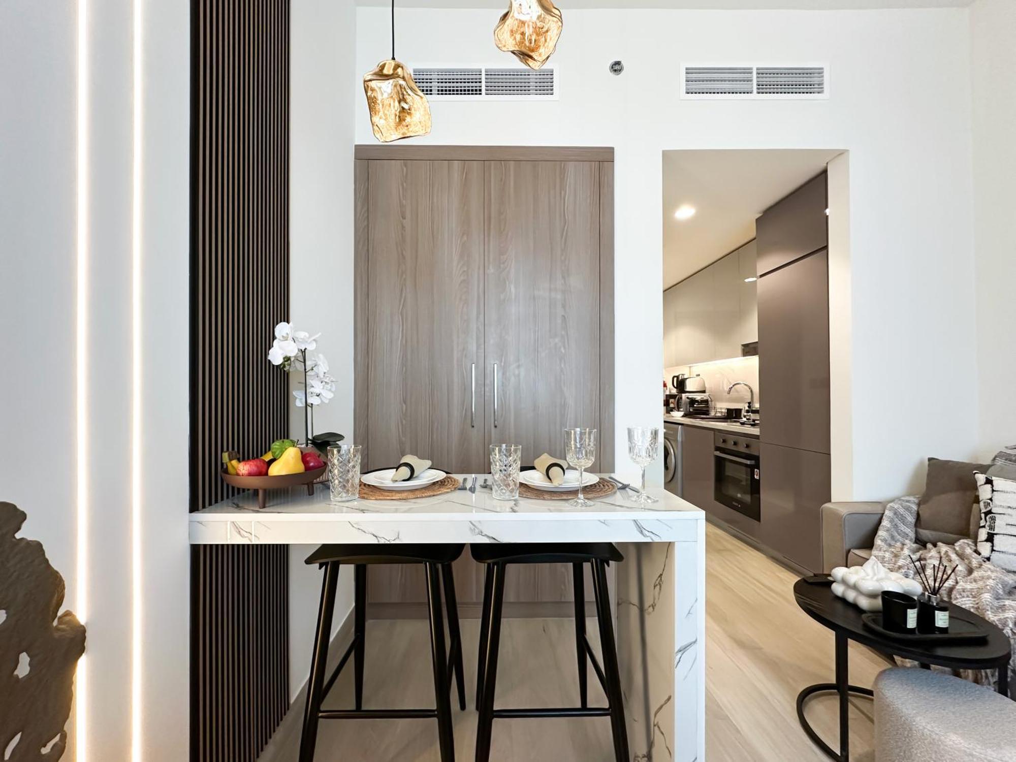 Trophy Modern Marvel Cozy With Smart Features In Azizi Riviera Apartamento