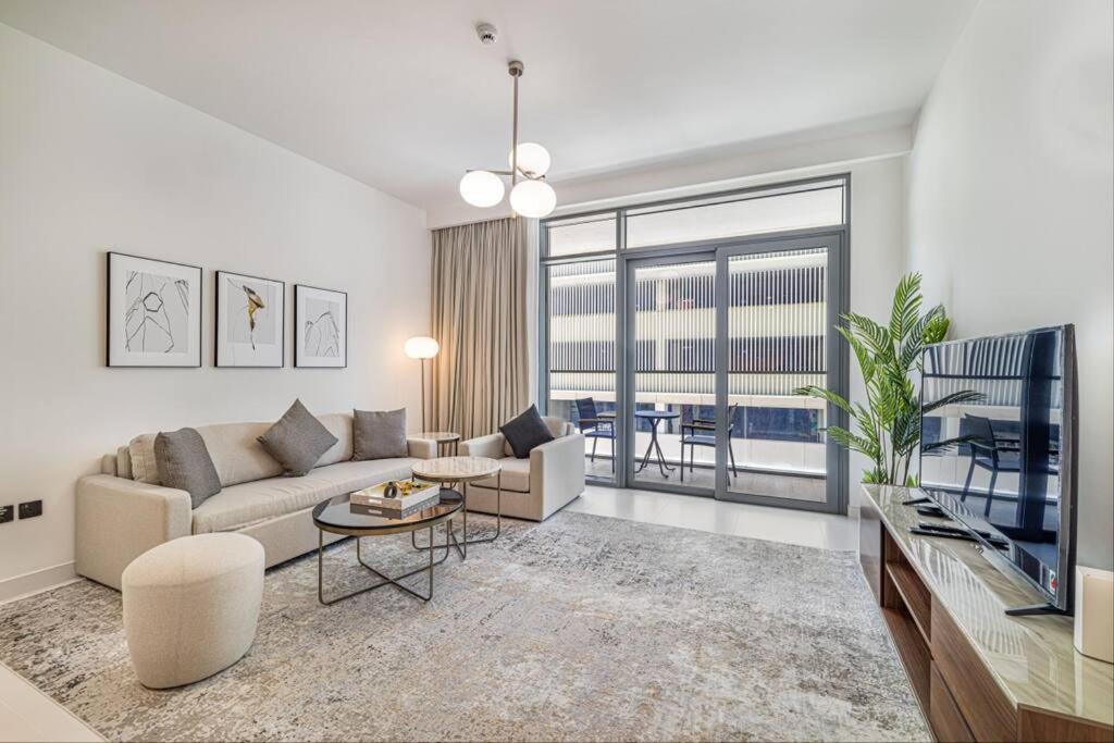 Amazing Brand New 1br With Private Access *