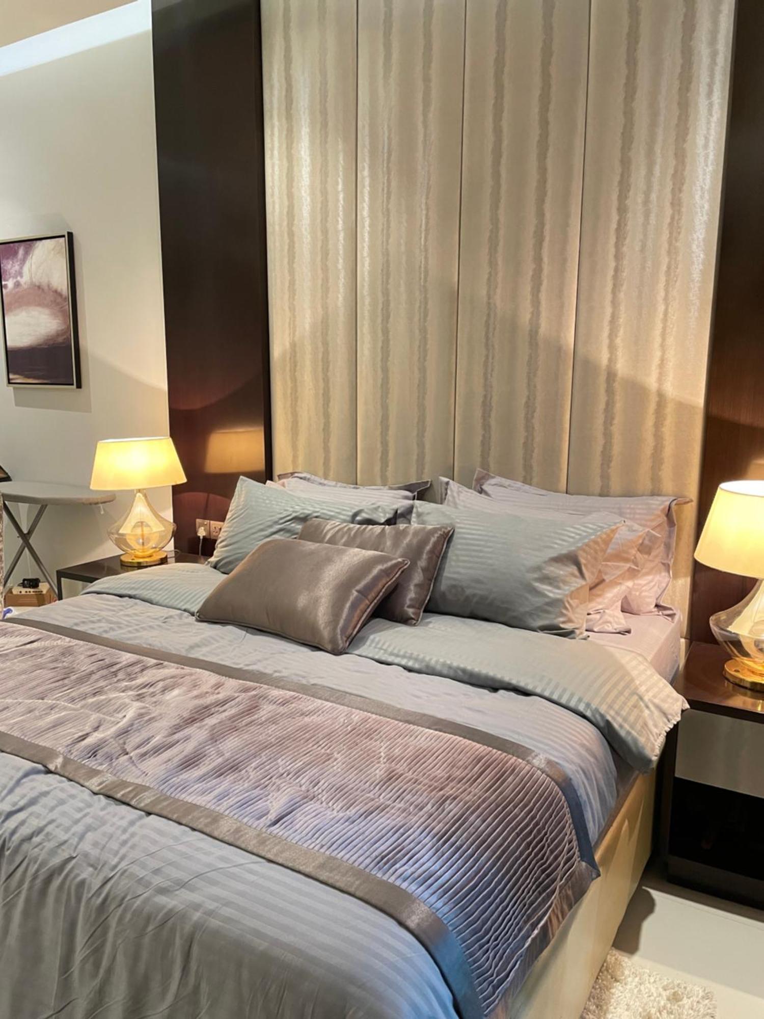 Homes2retreat - Chic In Damac Uppercrest Apartemen *