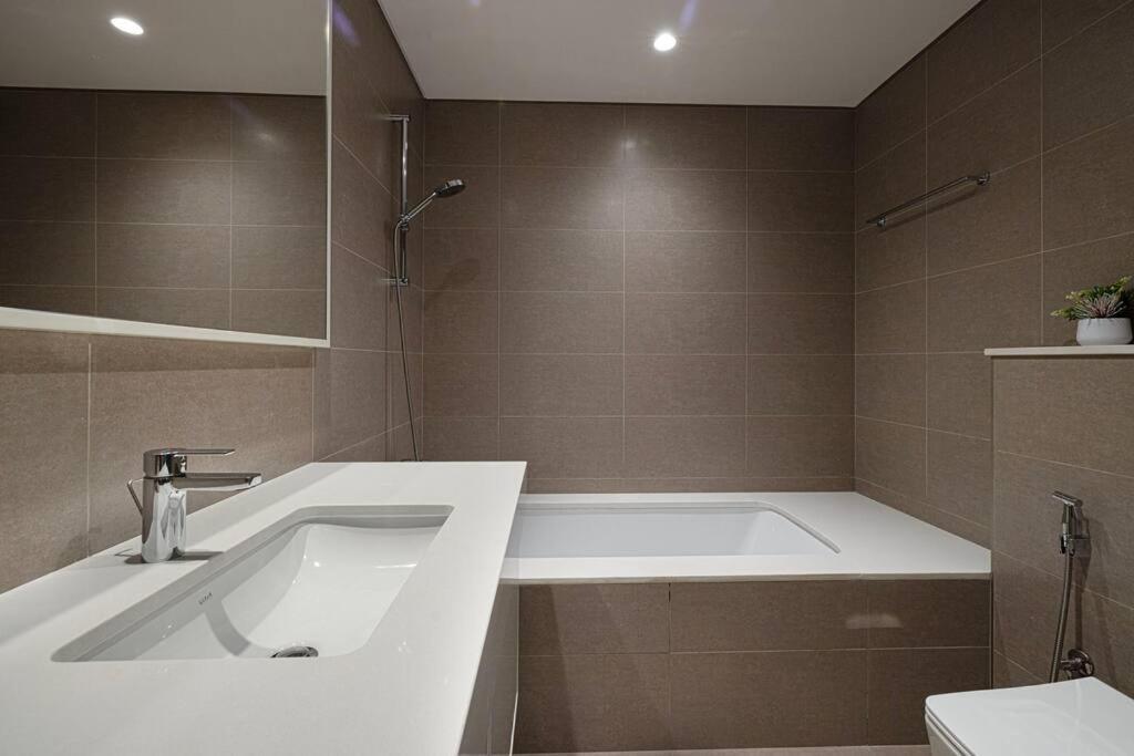 2 Bedroom Luxury Full Burj Views Dubái