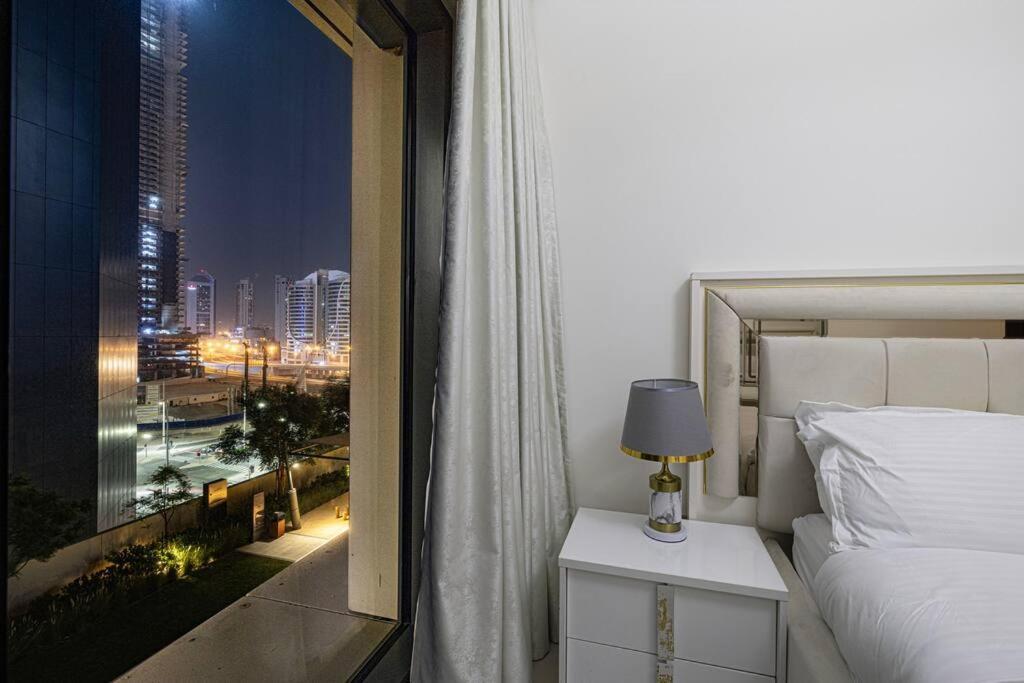 Apartamento 2 Bedroom Luxury Full Burj Views Dubái