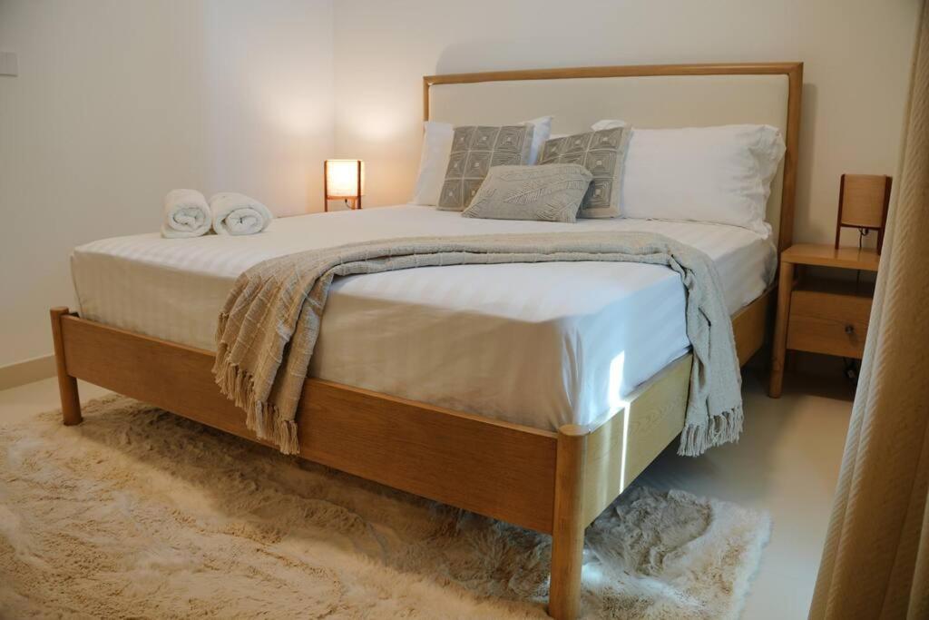 Luxury Downtown Burj Khalifa & Fountain View Apartment *