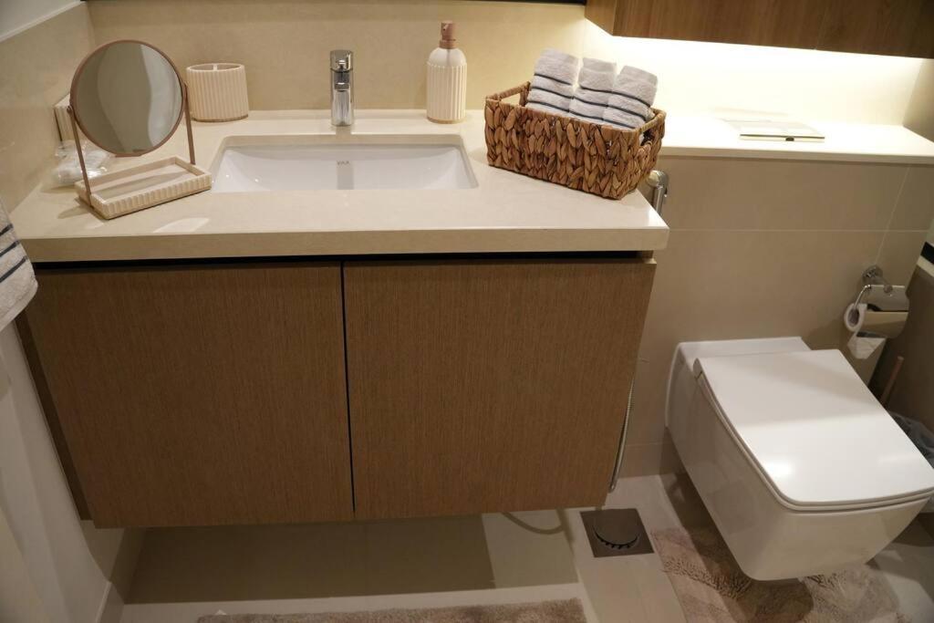 Luxury Downtown Burj Khalifa & Fountain View Apartment Dubai