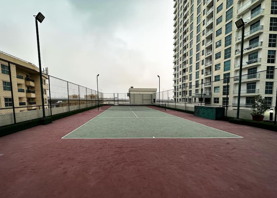 Spacious & Stylish 3 Bedroom W Mesmerizing Marina View *
