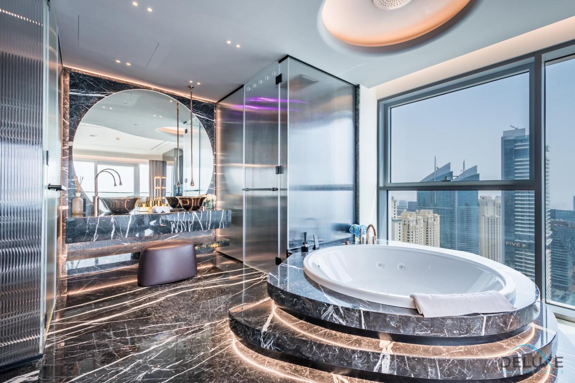 Picturesque 3br With Assistant In The One Jbr By Deluxe Homes Dubaï