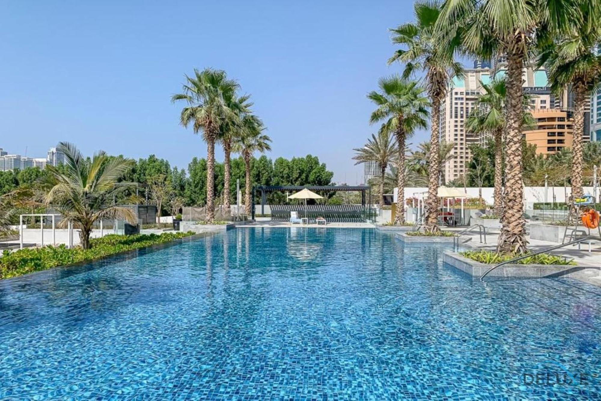 Picturesque 3br With Assistant In The One Jbr By Deluxe Homes Dubaï