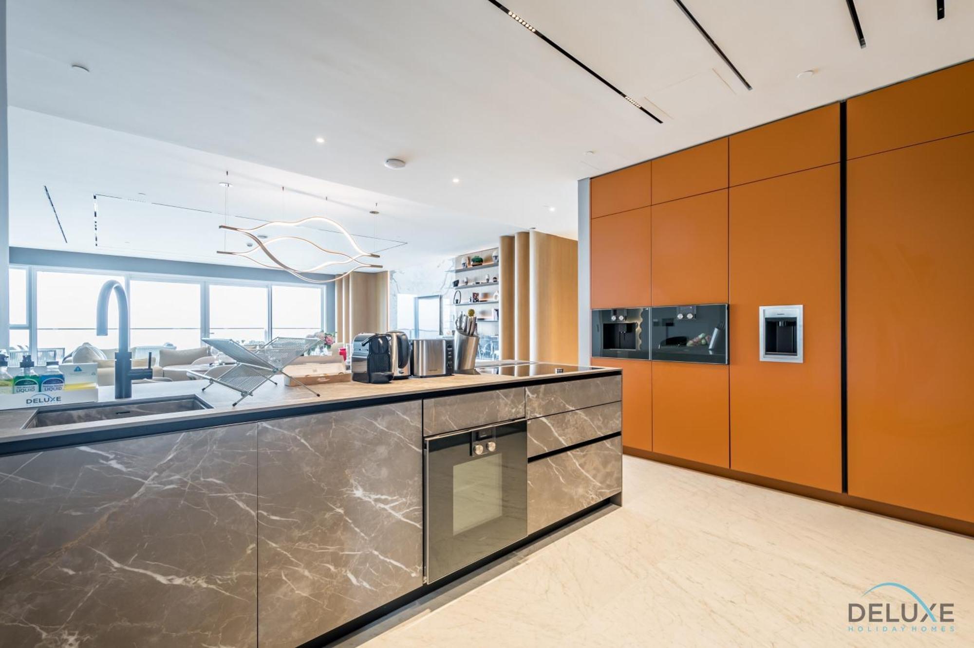 Picturesque 3br With Assistant In The One Jbr By Deluxe Homes Appartement Dubaï