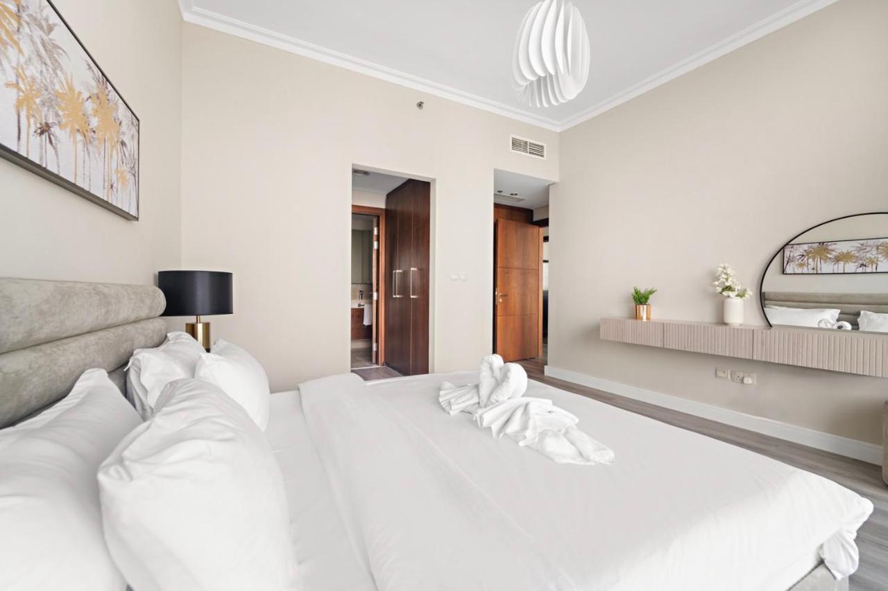 First Class 3br With Full Burj Khalifa And Fountain View Apartment Dubai