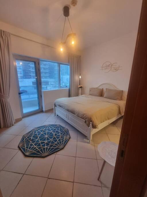 Spacious 2 Bed Marina-near Metro