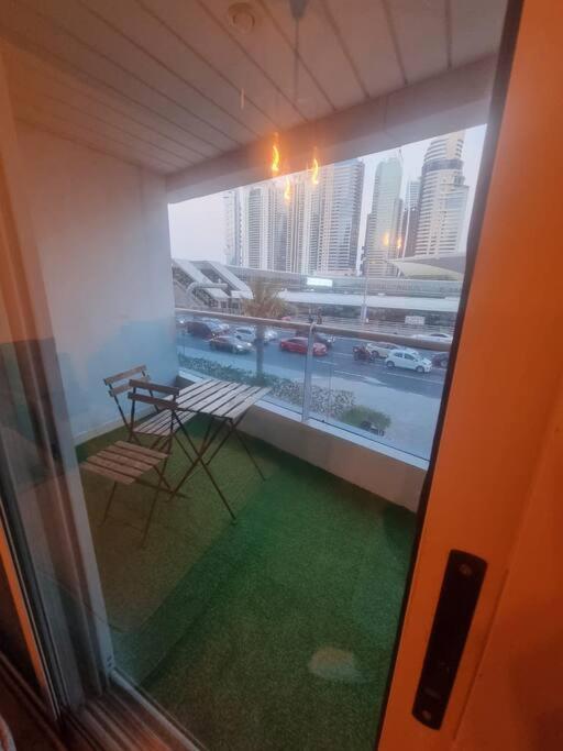Apartment Spacious 2 Bed Marina-near Metro *