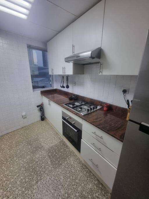 Spacious 2 Bed Marina-near Metro Apartment Dubai