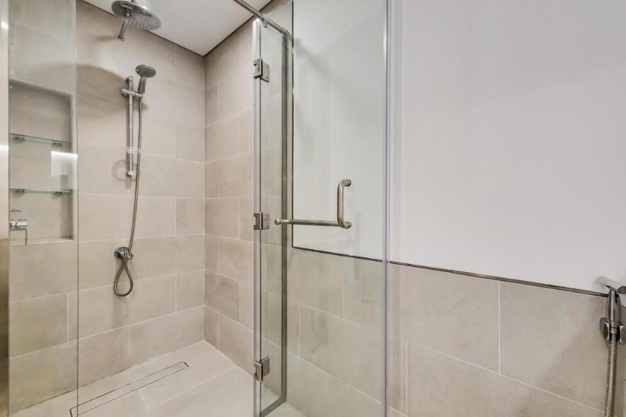 Luxury One Bedroom Appartement *