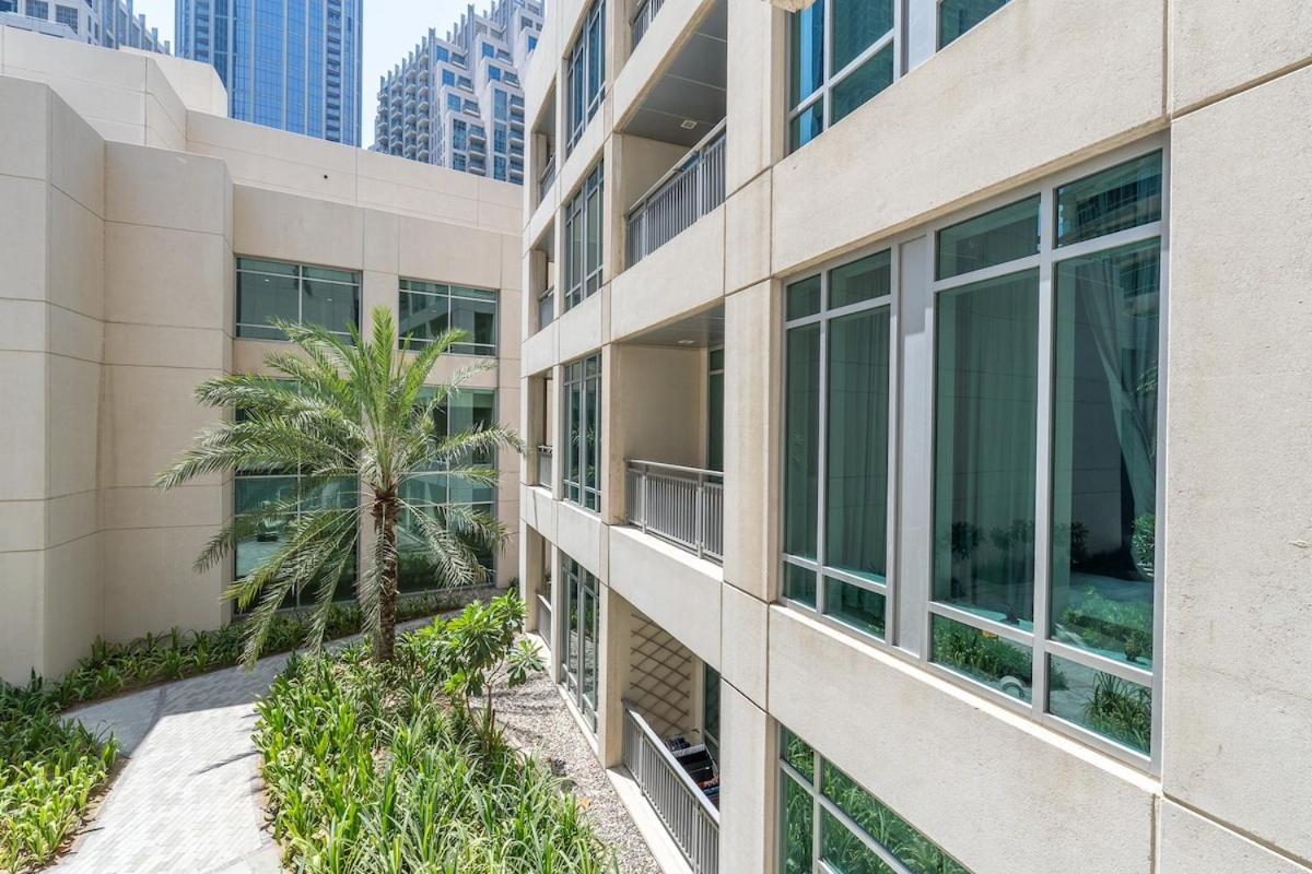 Cozy Loft In Downtown With Greenery View, Sleeps 4 Appartement Dubai