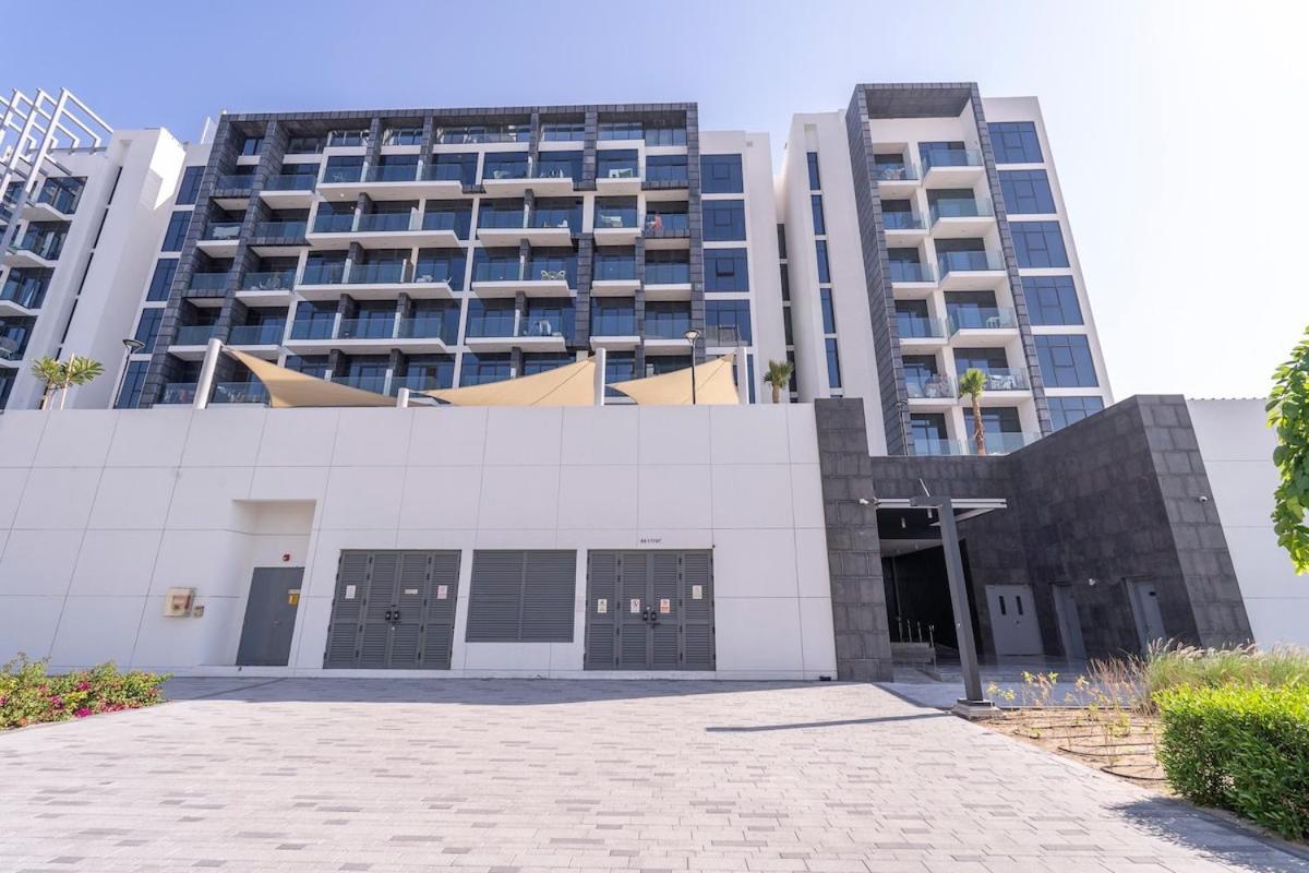 Lovable Studio With Street View At Azizi Riviera In Meydan One *