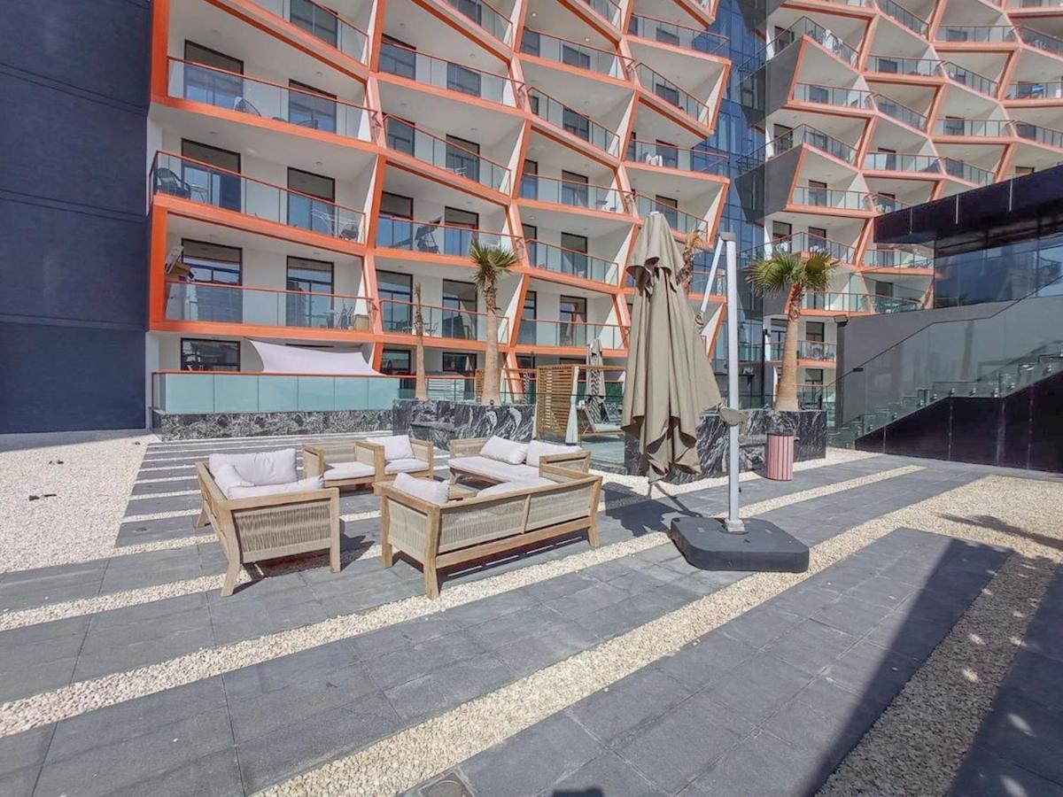 Eye-captivating 1 Bed For 2