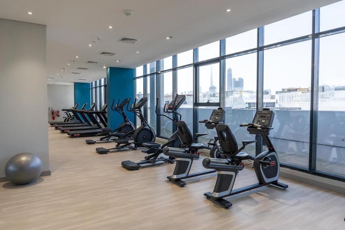 Elegant 1-bedroom Perfect For 4 At Azizi Riviera In Meydan One Appartement Dubaï