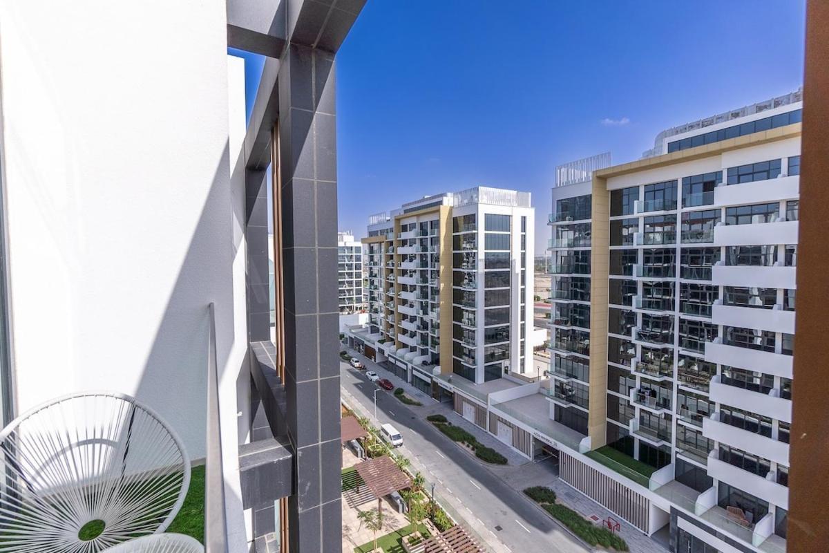 Appartement Elegant 1-bedroom Perfect For 4 At Azizi Riviera In Meydan One *