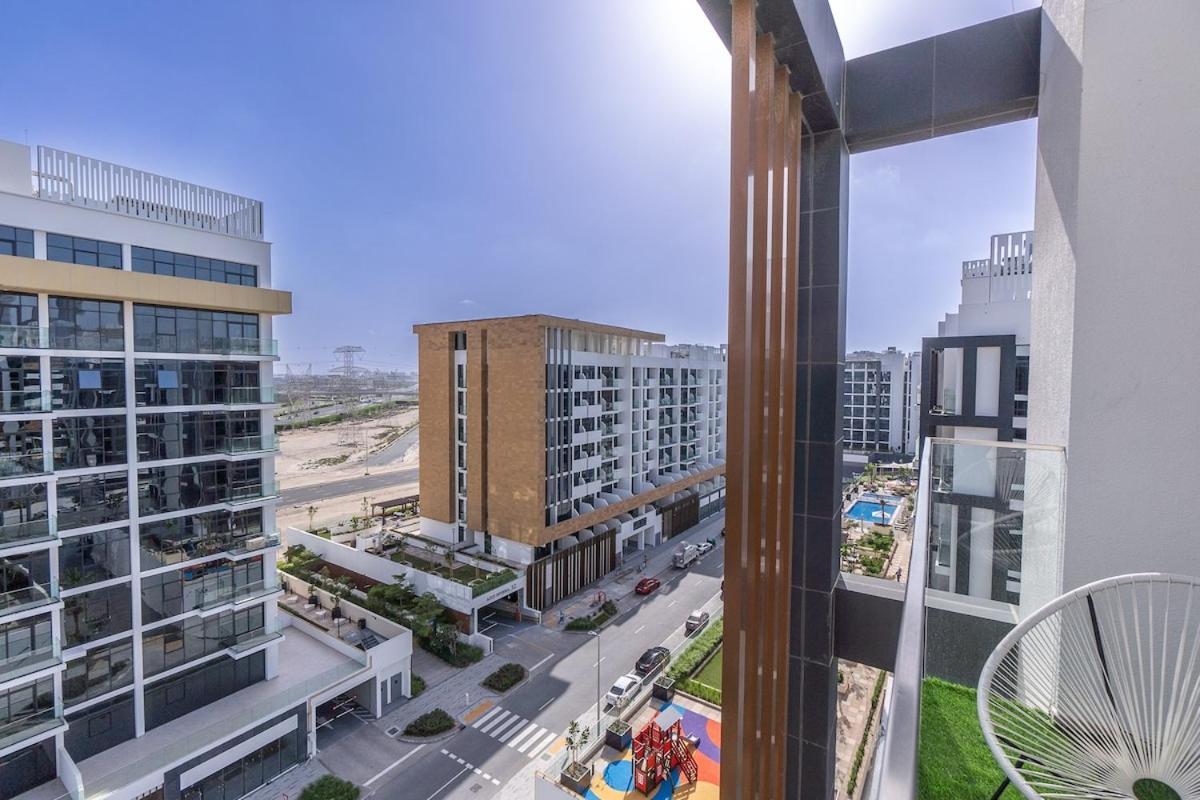 Elegant 1-bedroom Perfect For 4 At Azizi Riviera In Meydan One Appartement
