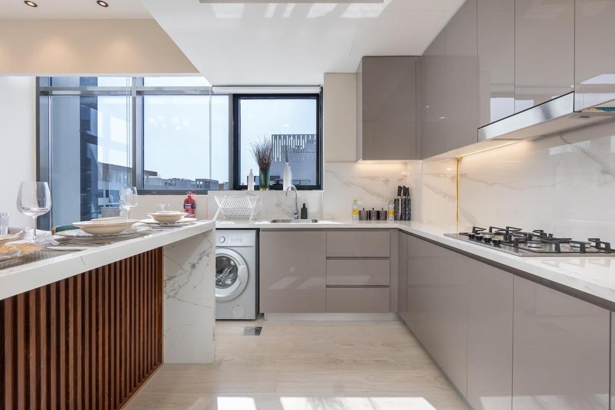 Elegant 1-bedroom Perfect For 4 At Azizi Riviera In Meydan One Appartement Dubaï