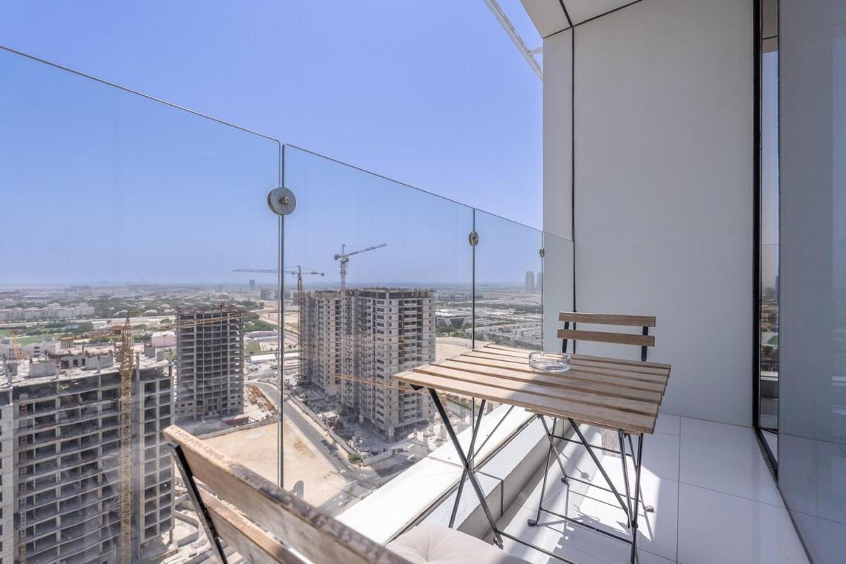 Phenomenal Flat In Sports City *