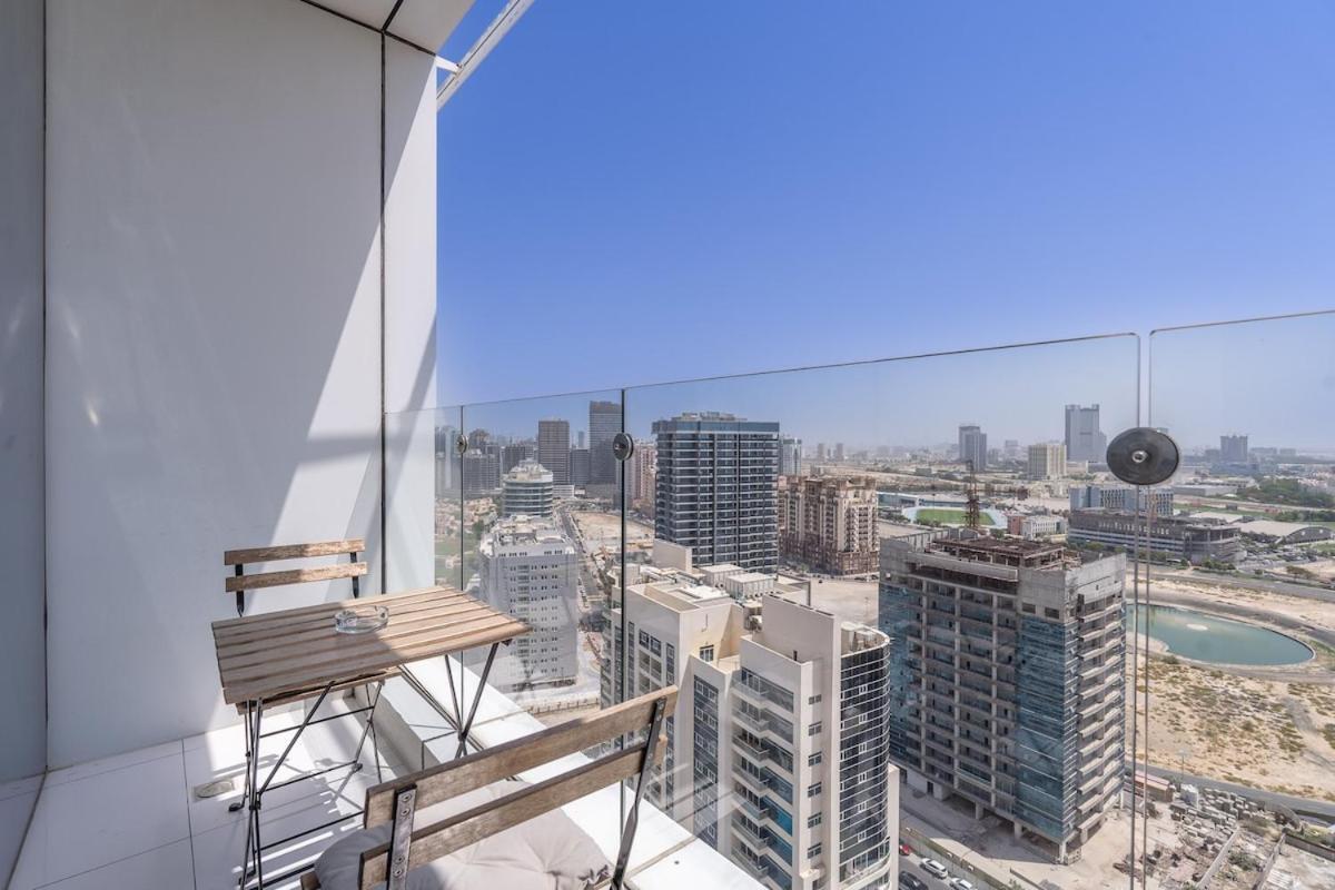 Phenomenal Flat In Sports City * Dubaï