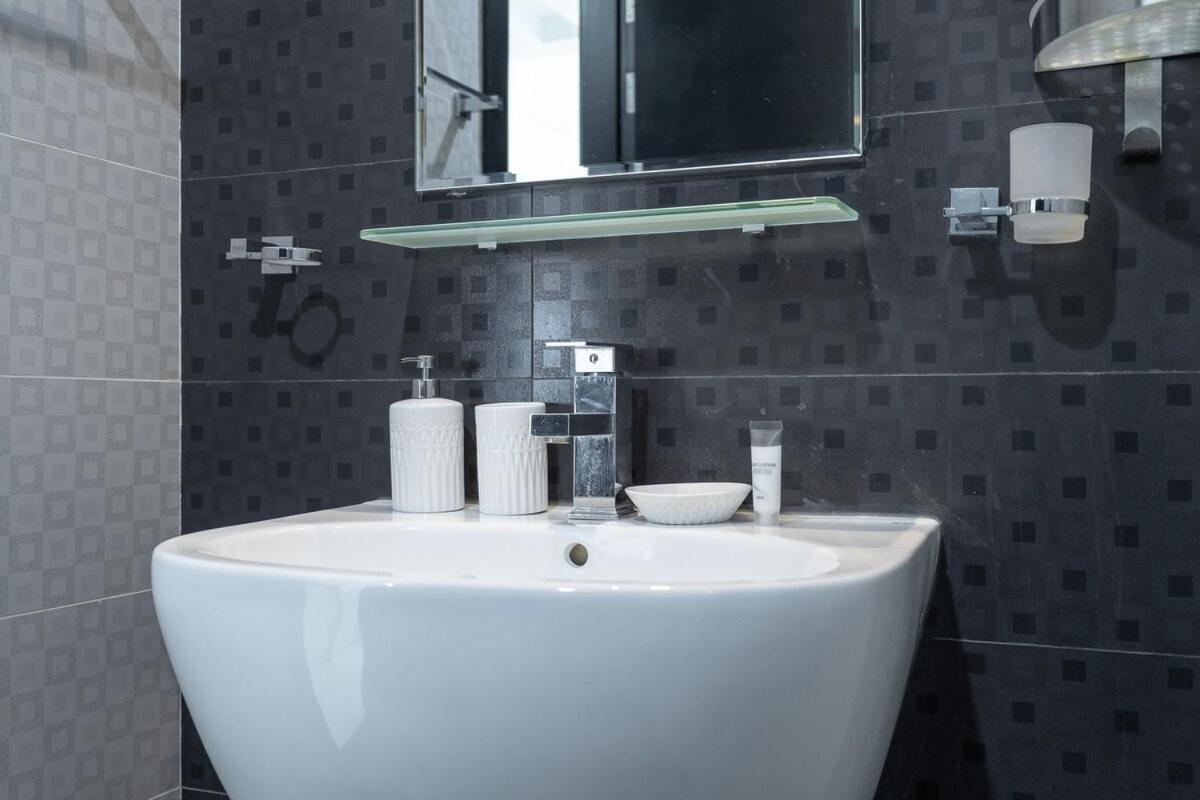Phenomenal Flat In Sports City Appartement Dubaï