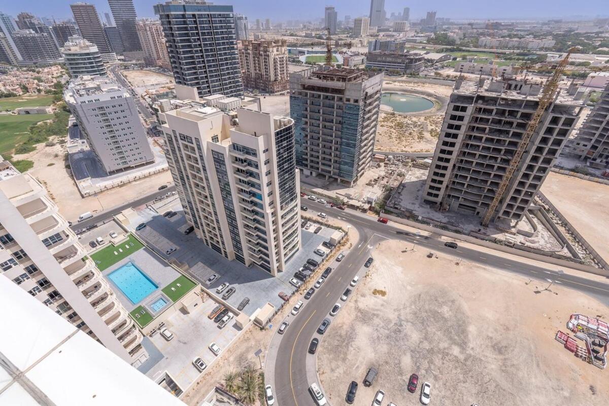 Phenomenal Flat In Sports City Dubaï