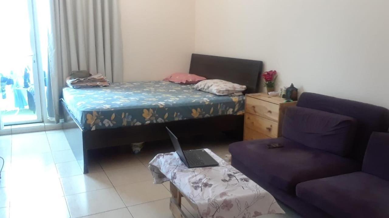 Séjour chez l'habitant Private With Balcony Fully Furnished In Silicon Oasis *
