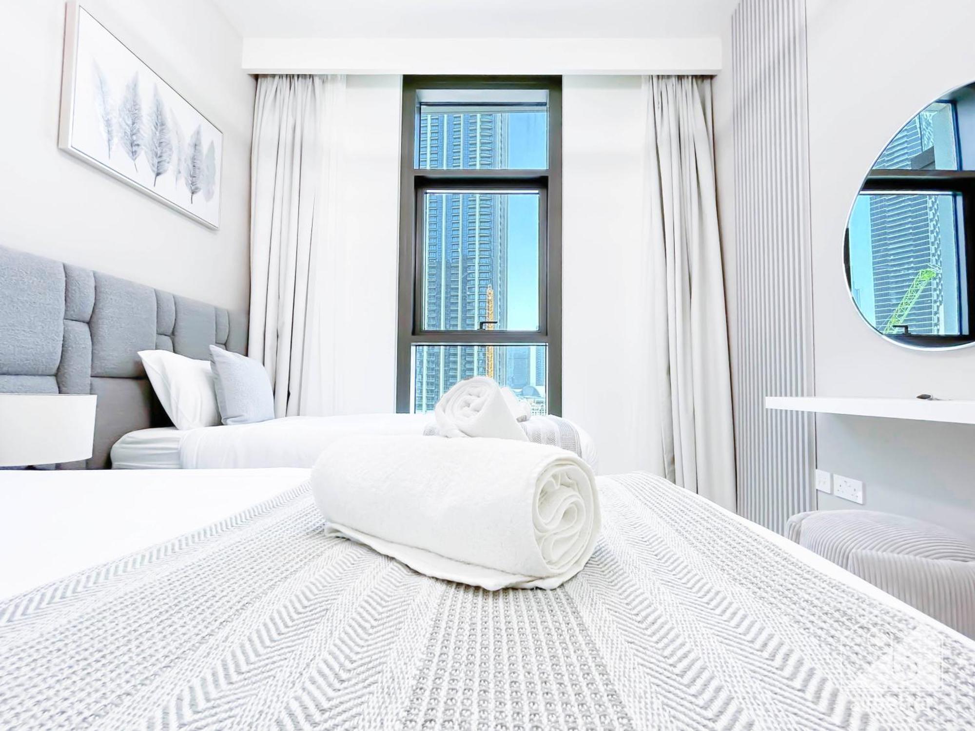 Luxury Burj Crown Downtown Balcony & View Apartment