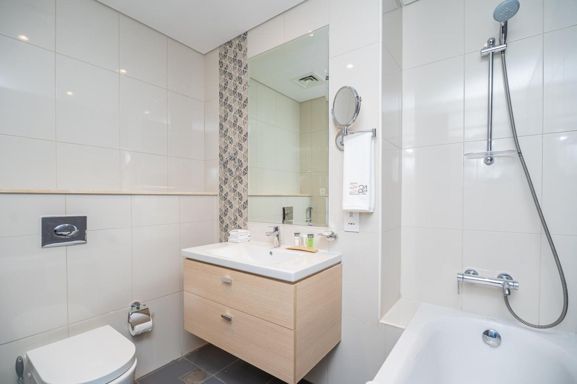 Escape24 Luxury Golf Promenade Damac Hills Apartamento Dubái