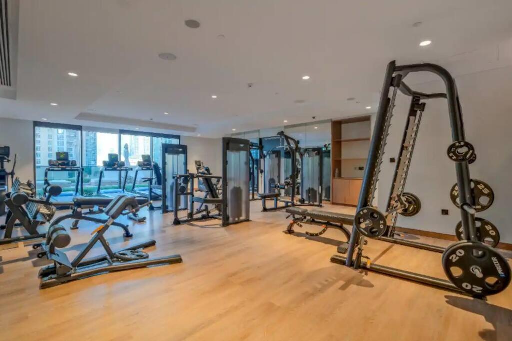 Luxurious 3br In Act 1 Act 2 With Burj Khalifa View *