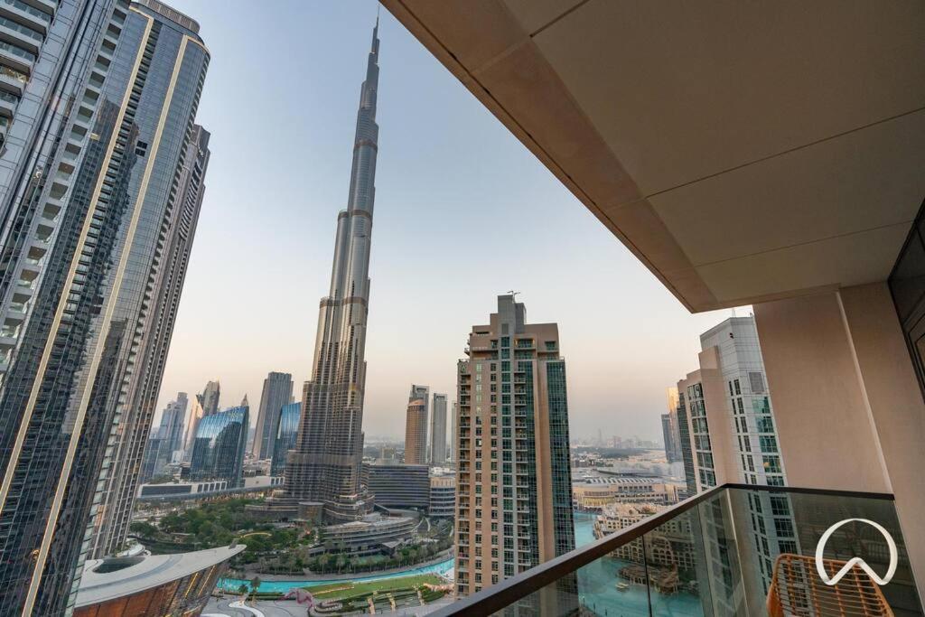 Luxurious 3br In Act 1 Act 2 With Burj Khalifa View Lägenhet *
