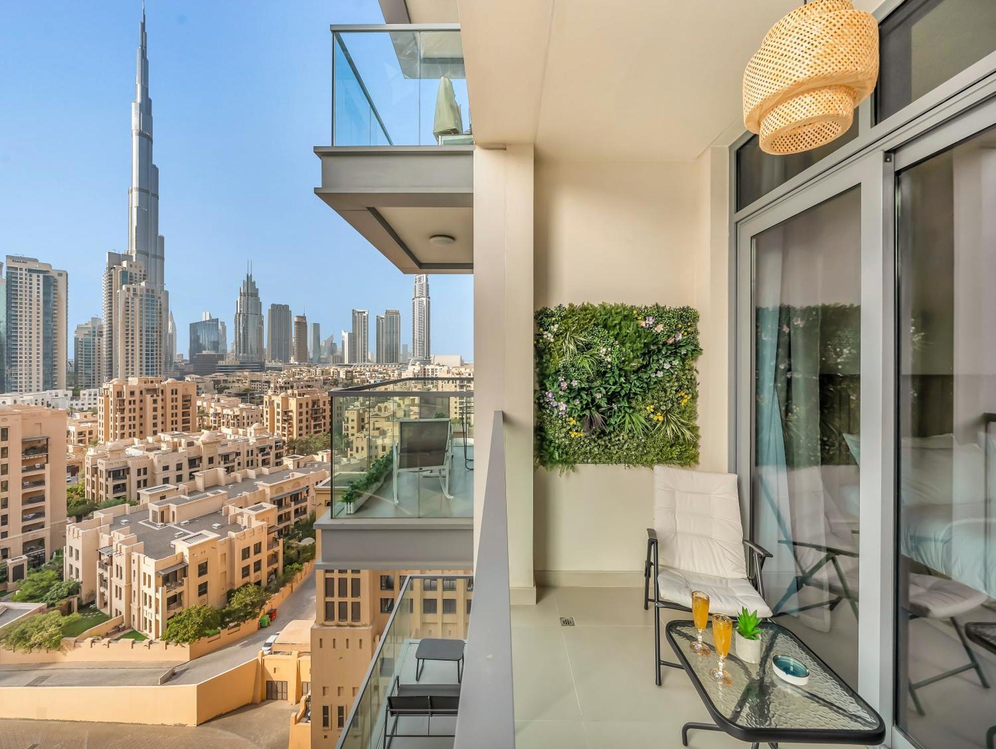 Downtown With Burj Khalifa View Haven Heights Homes Dubái