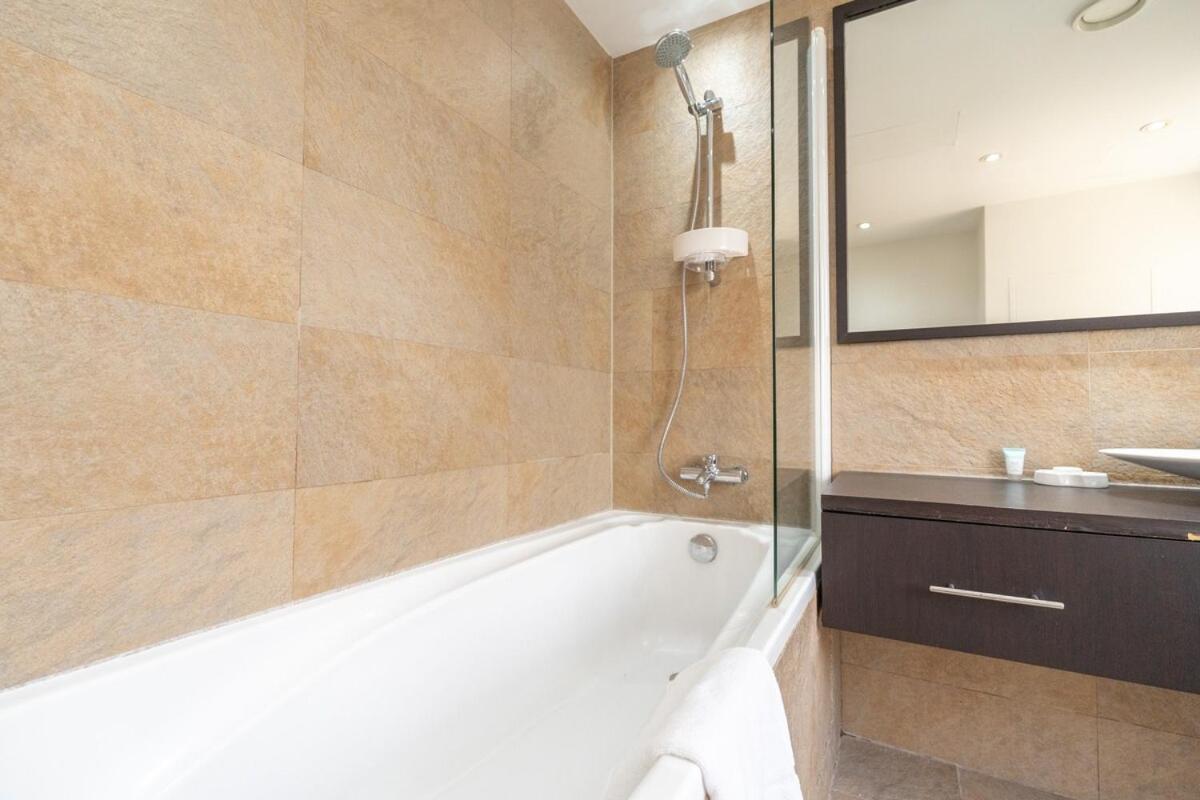 Stylish Pad Right By The Beach *