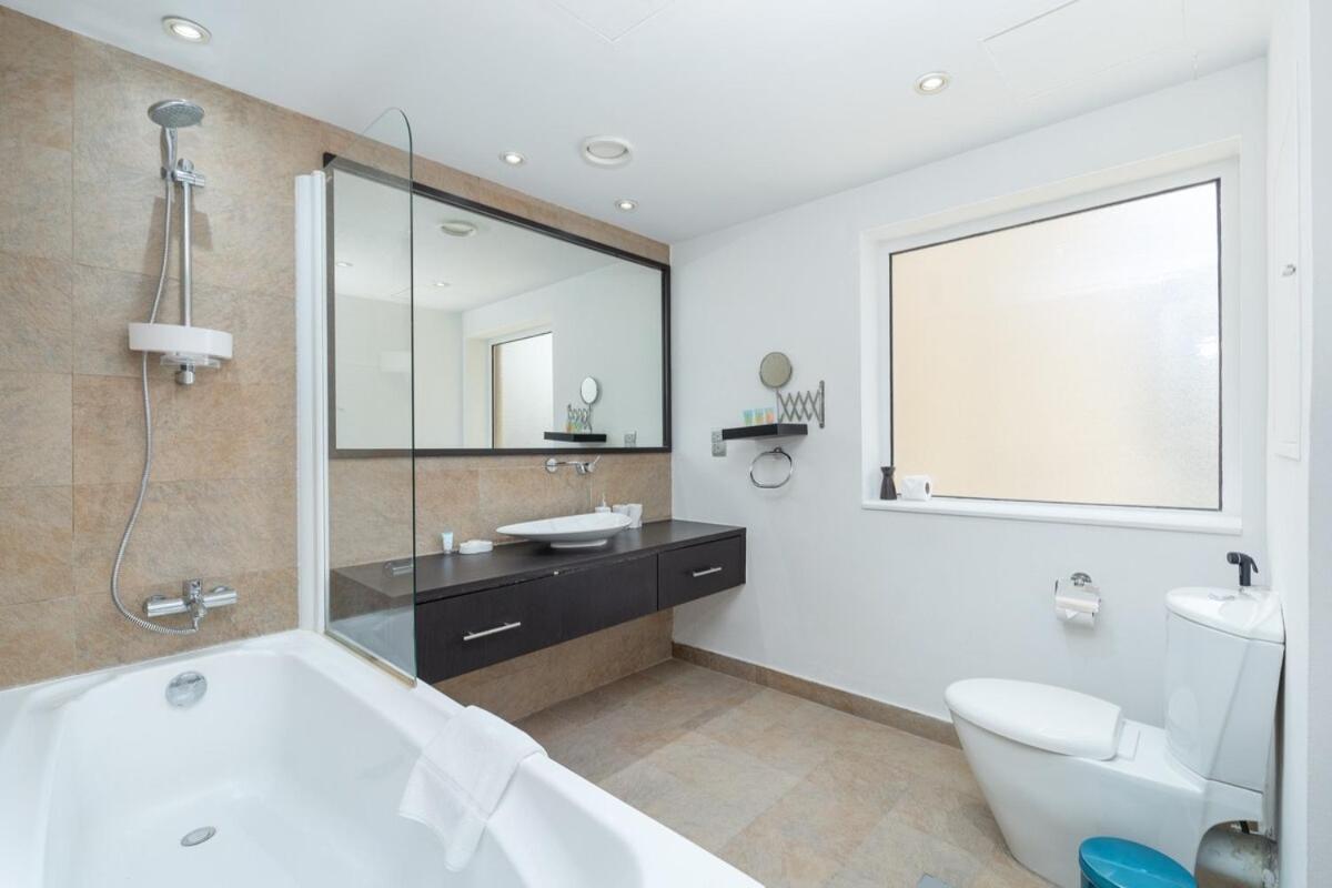 Stylish Pad Right By The Beach * Dubai