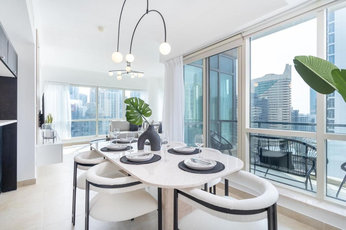 Luxurious And Minimalist 3br In Marina *