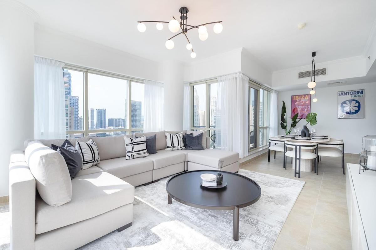Luxurious And Minimalist 3br In Marina Apartment Dubai