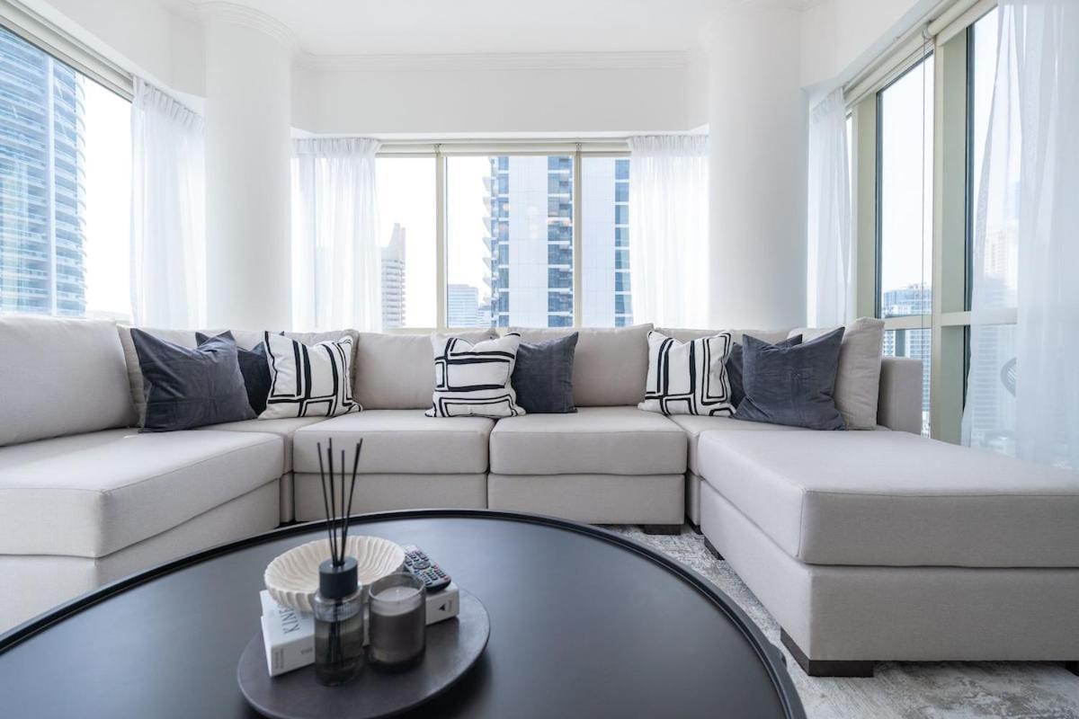 Apartment Luxurious And Minimalist 3br In Marina Dubai