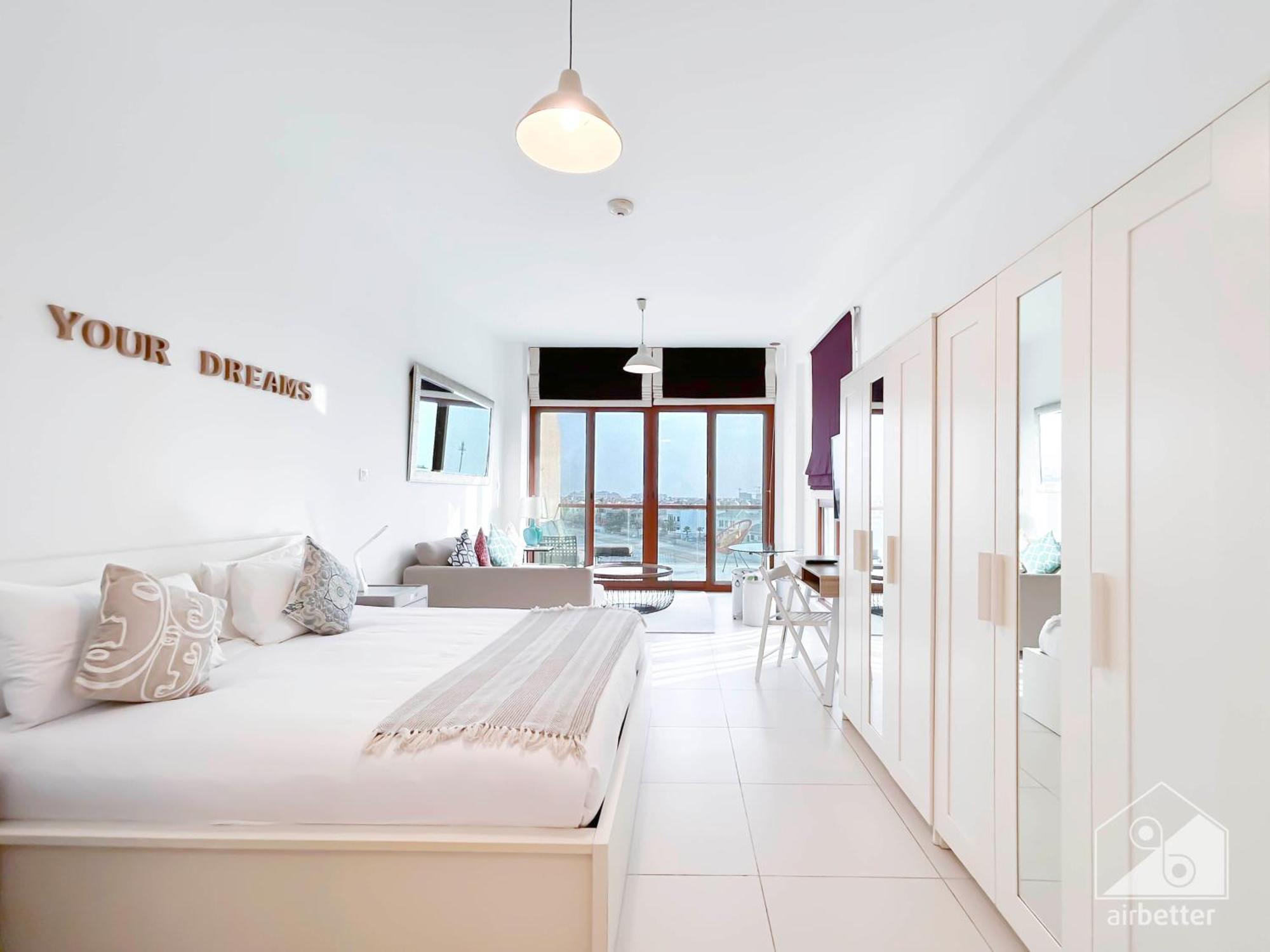New! Luxurious With Breath-taking Palm Views Apartemen Dubai