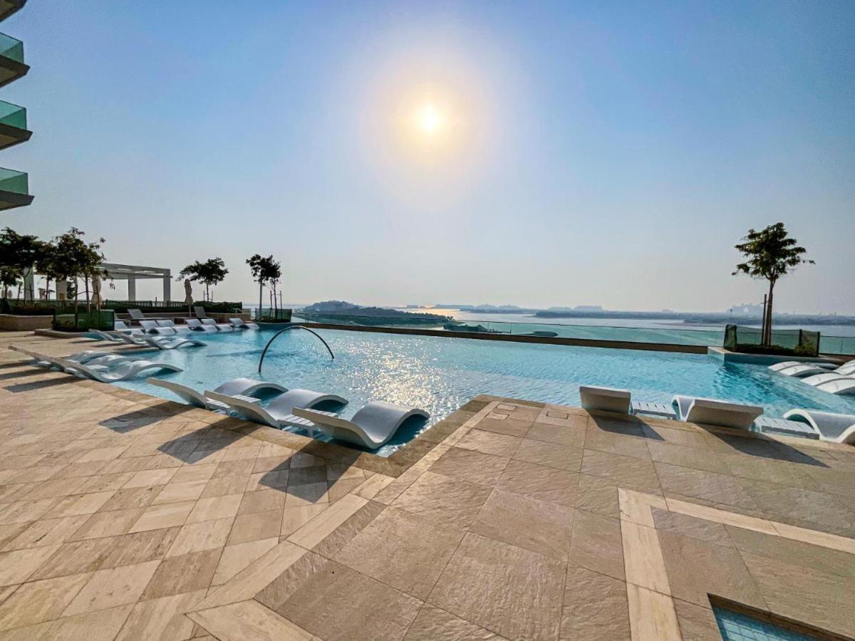 Marina Skyline View & Harbour Beachfront