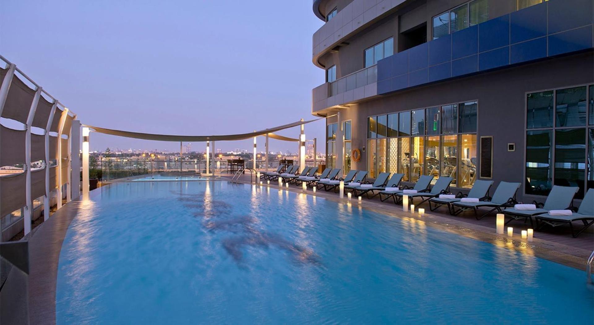 2 Minute Walk To Mall - 3 Bedroom Burj Khalifa View With Pool And Dubai