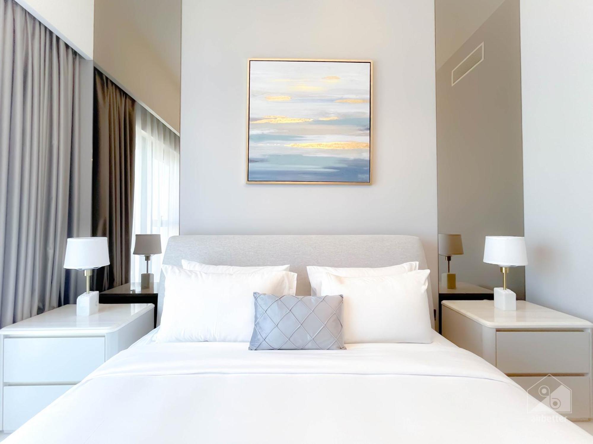 Prestigious Burj Royale Luxury Downtown Apartment *