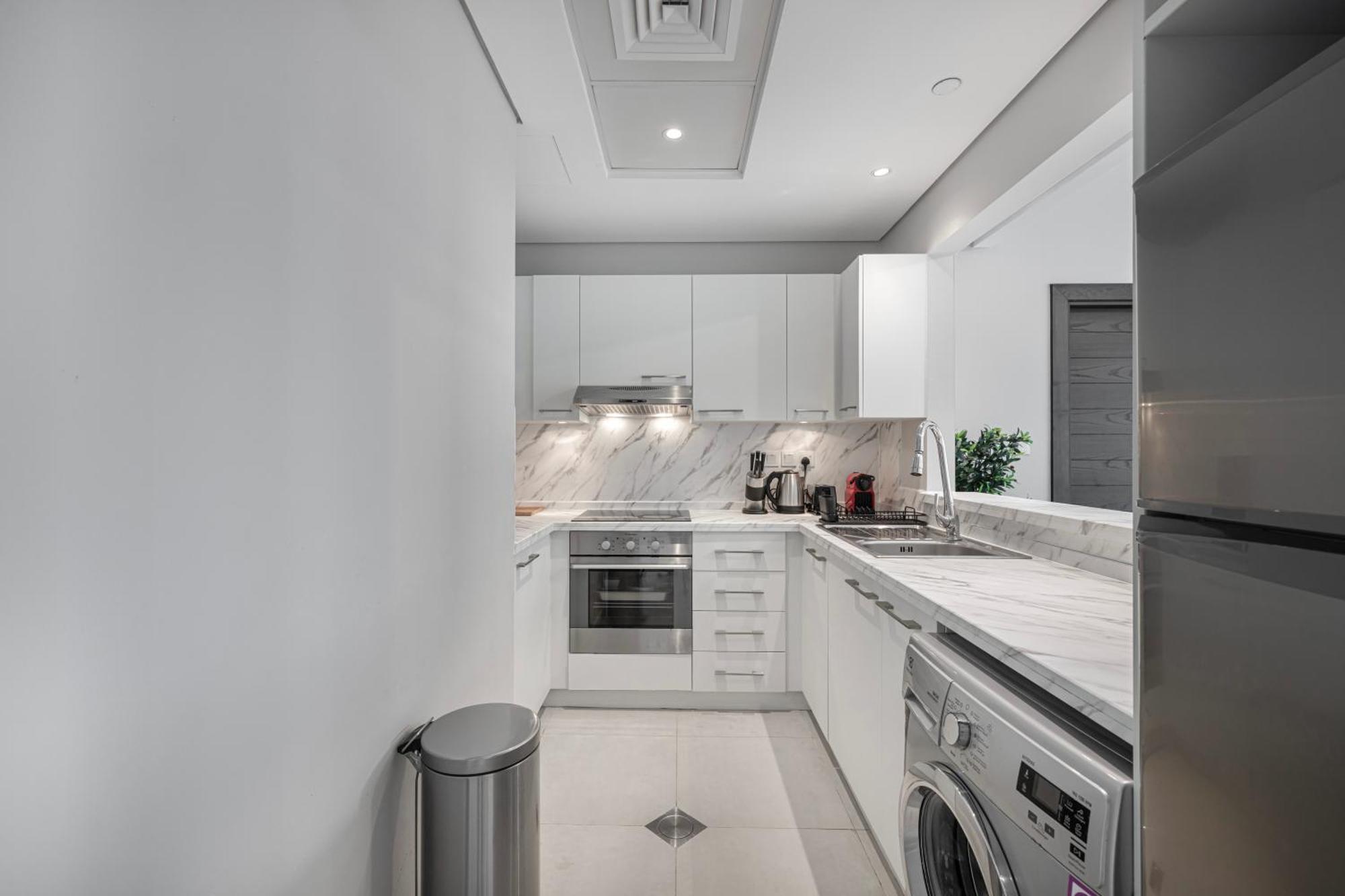 Daniels 1br At Silverene Tower Marina * Dubaï