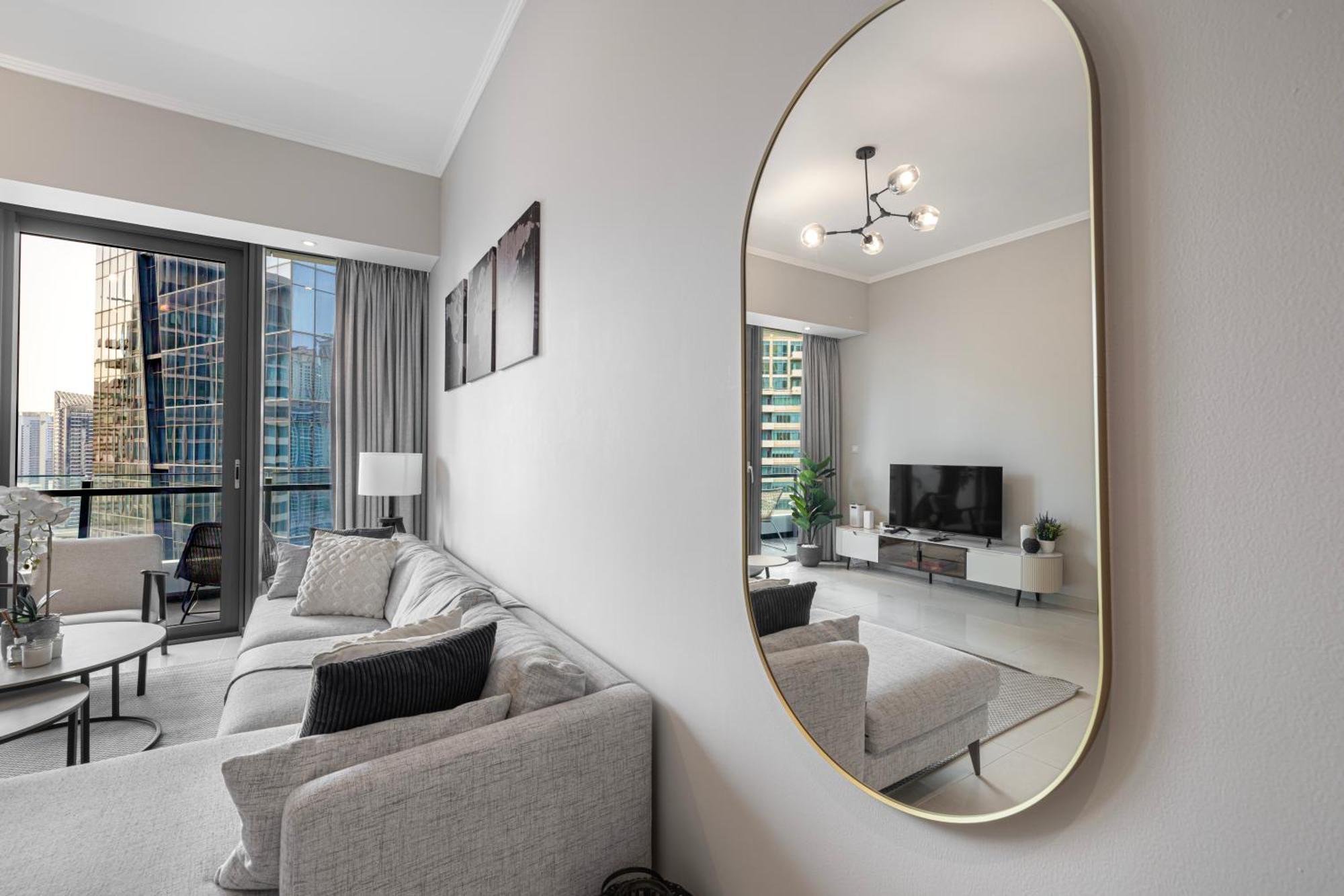 Daniels 1br At Silverene Tower Marina * Dubaï