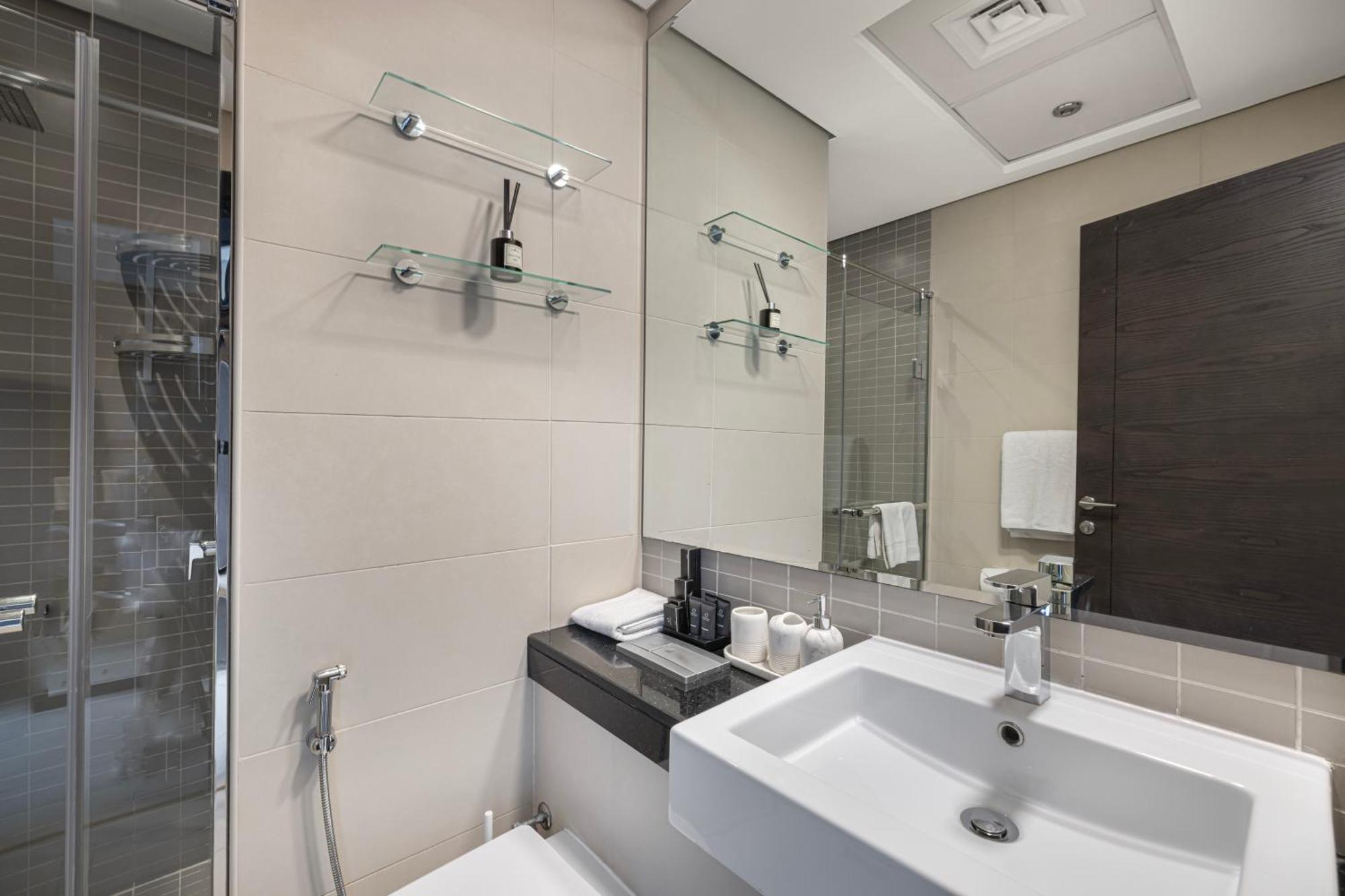 Daniels 1br At Silverene Tower Marina Dubai